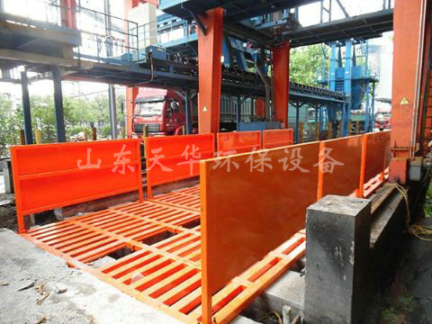 點擊查看詳細信息<br>標題：濟寧唐口煤礦4X12米煤礦專用洗車機 閱讀次數：2179