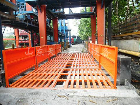 點擊查看詳細信息<br>標題：濟寧唐口煤礦4X12米煤礦專用洗車機 閱讀次數：2322