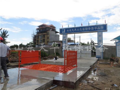 點(diǎn)擊查看詳細(xì)信息<br>標(biāo)題：標(biāo)準(zhǔn)100T做基礎(chǔ)洗車機(jī) 閱讀次數(shù)：5593