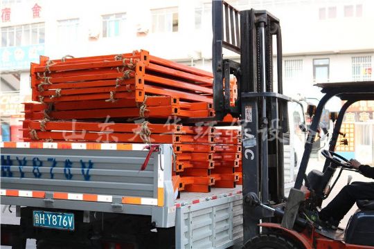 點擊查看詳細信息<br>標題：發(fā)貨現(xiàn)場 閱讀次數(shù)：1846