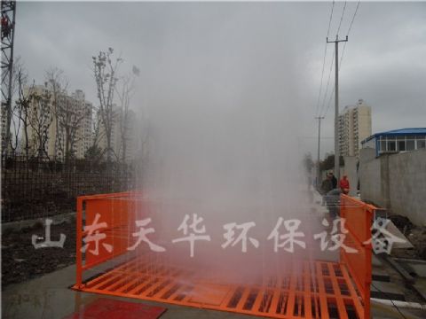 點(diǎn)擊查看詳細(xì)信息<br>標(biāo)題：標(biāo)準(zhǔn)型工程洗車機(jī)清洗效果 閱讀次數(shù)：4932